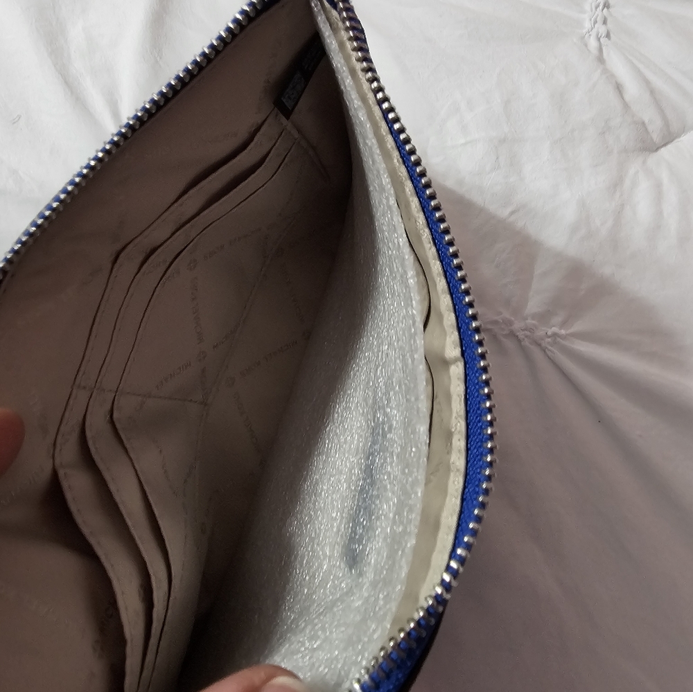 Blue snakeskin print MK wristlet! - Picture 2 of 5